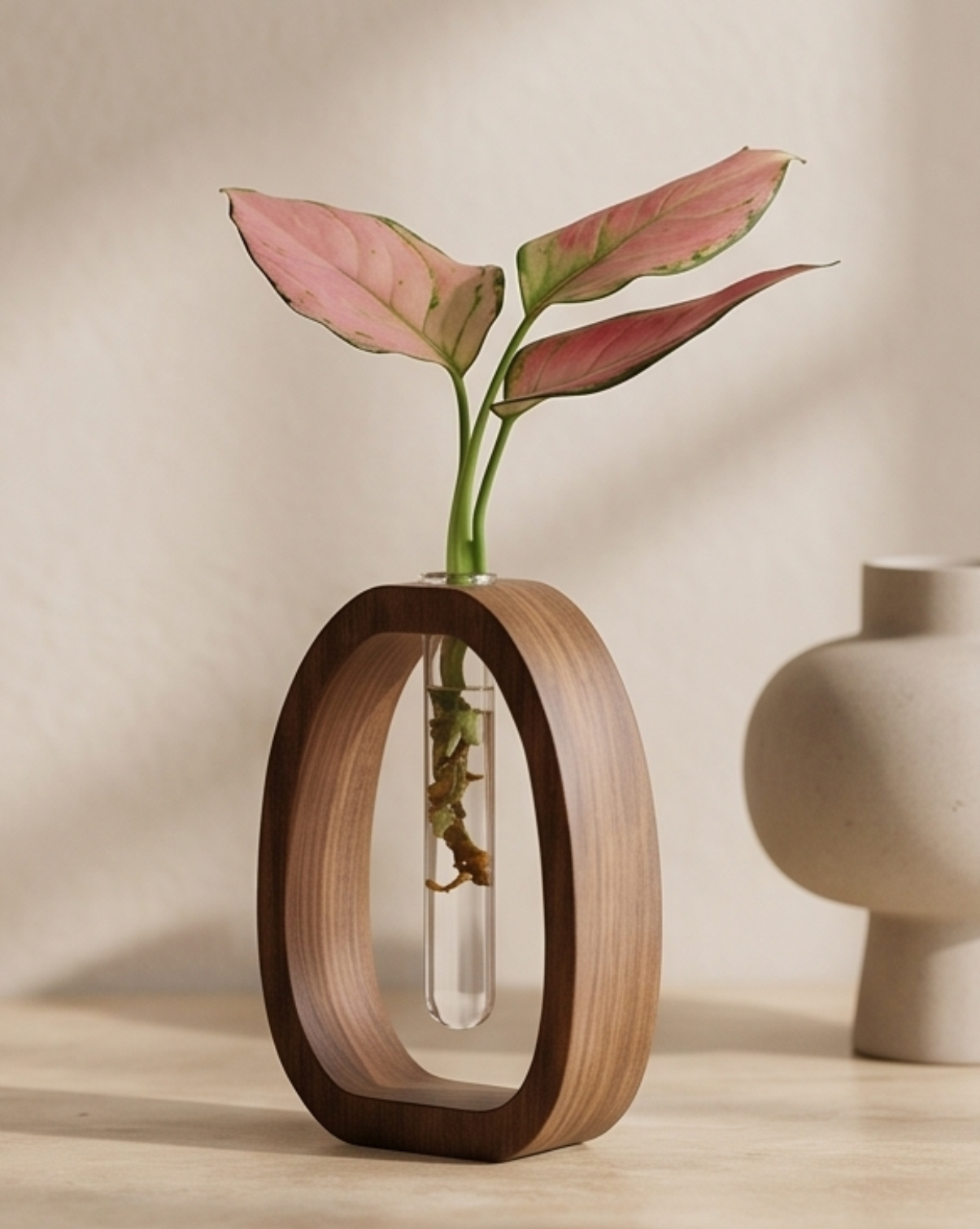 Cove vaas van massief walnoothout met glazen reageerbuis, 14,5cm | - Maison Roze