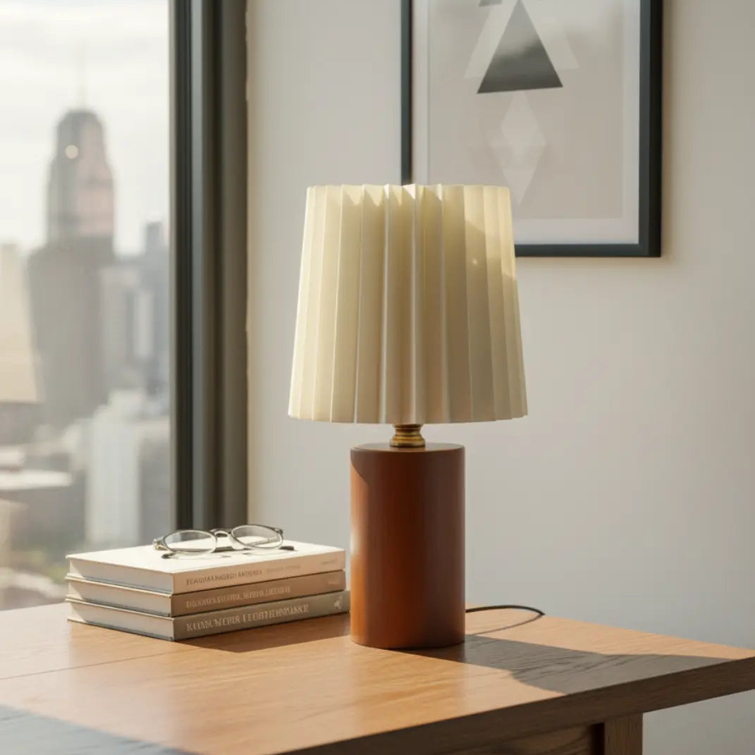 31cm Koreaanse Stijl Tafellamp – Geplooide Stoffen Kap Met Houten Voet