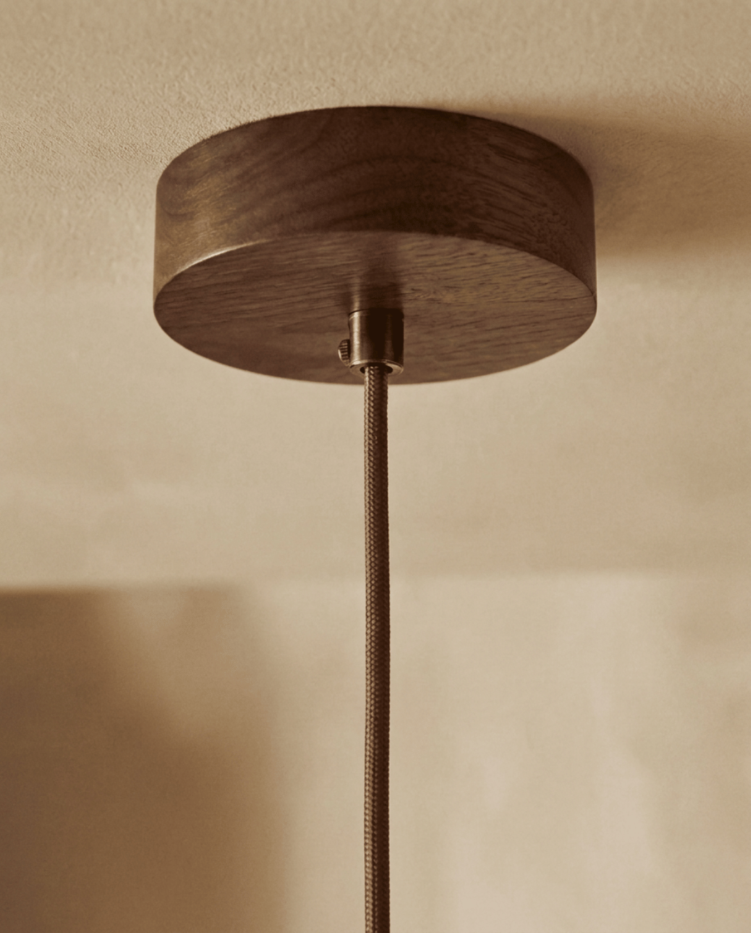 Dune Hanglamp Van Geel Travertijn Met Massief Houten Accent | - Maison Roze