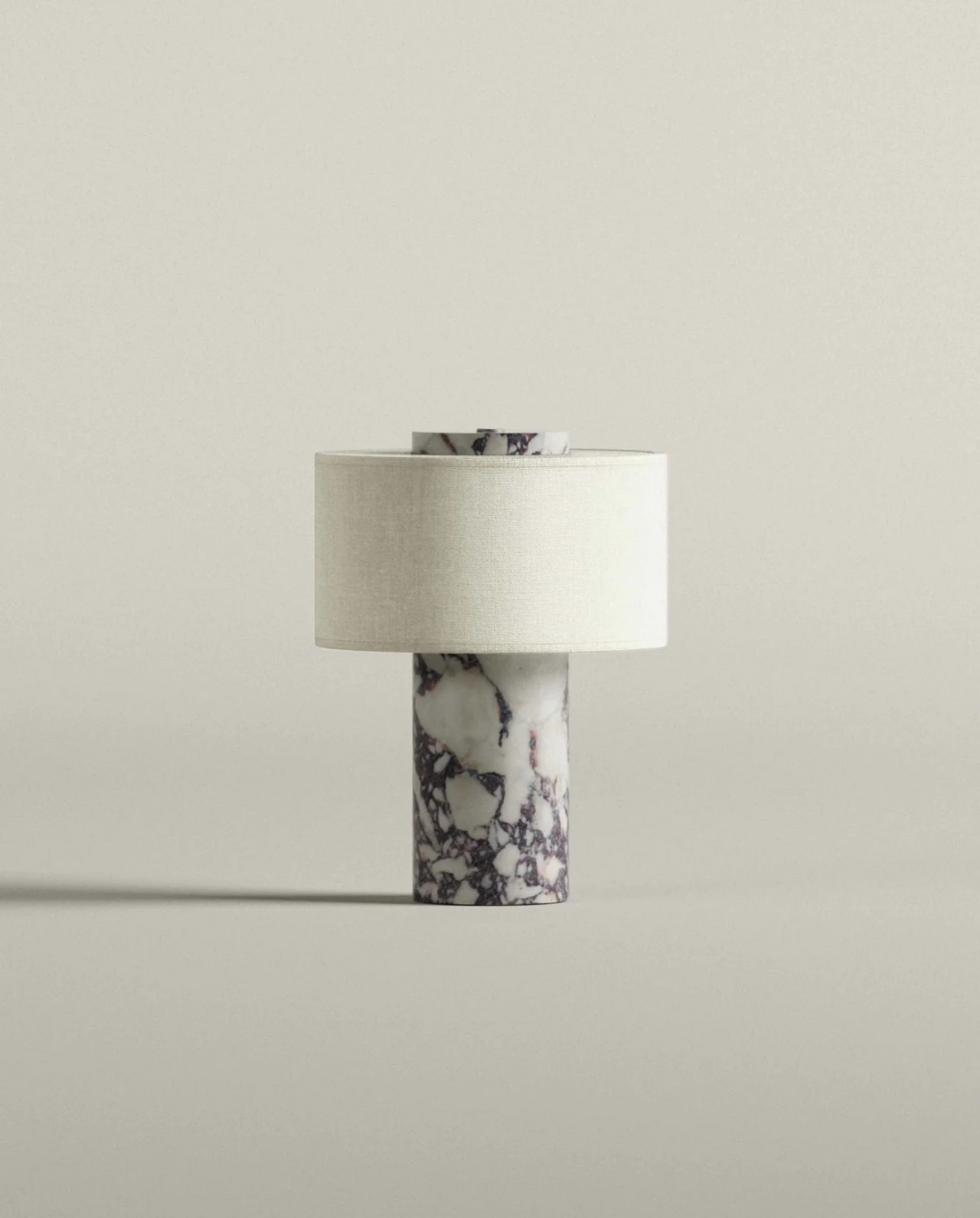 Cove Tafellamp | Calacatta Viola-marmer Voet & Linnen Kap, 24 cm | Marmer - Maison Roze