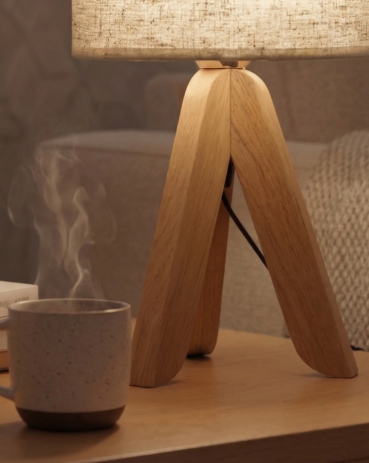 40cm Minimalistische Tafellamp – Houten Tripod Voet Met Stoffen Kap | - Maison Roze