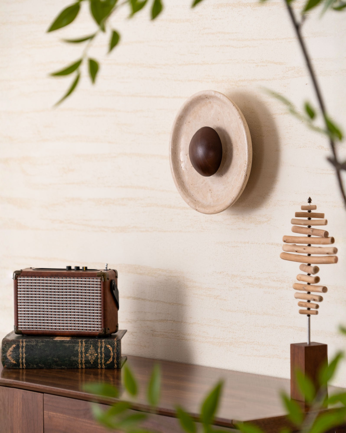 Halo Disc - Travertin wandlamp met hout - Ø 25 cm | - Maison Roze