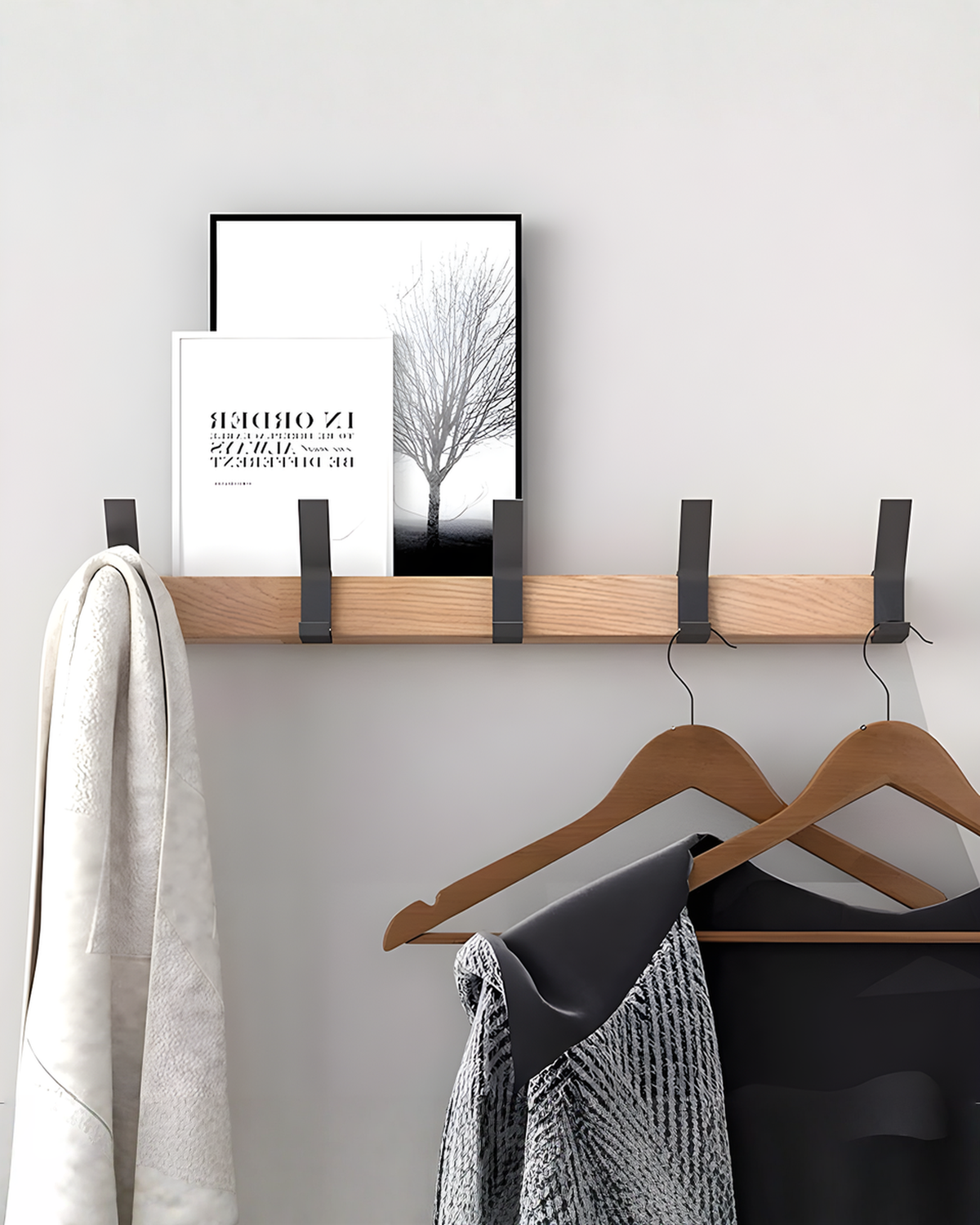 Wandkapstok van hout en zwart aluminium met verstelbare haken - 44 cm | - Maison Roze