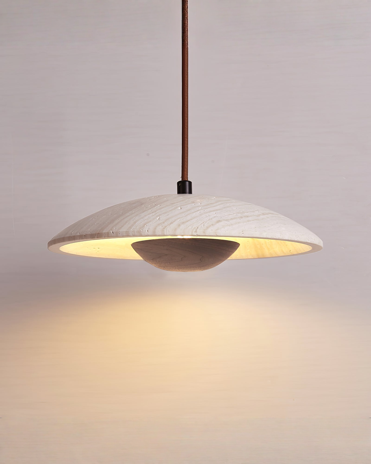 Ronde hanglamp van hout en travertin - Ø 25 cm | - Maison Roze