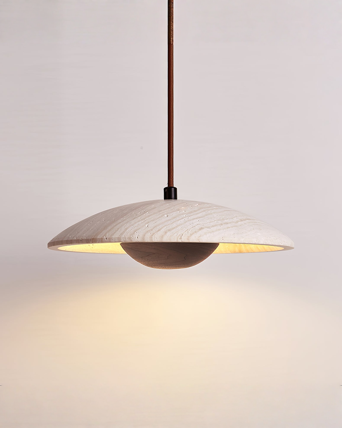 Ronde hanglamp van hout en travertin - Ø 25 cm | - Maison Roze