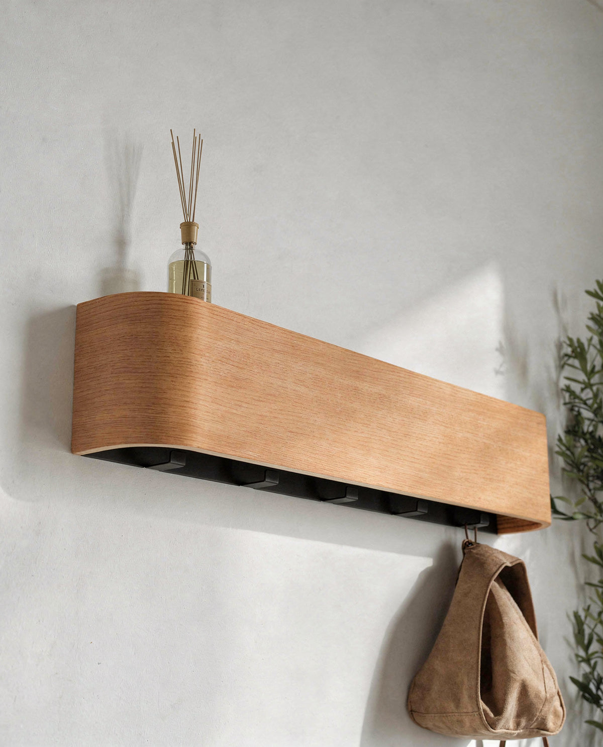 Wandkapstok met plank hout eiken met 5 verborgen haken