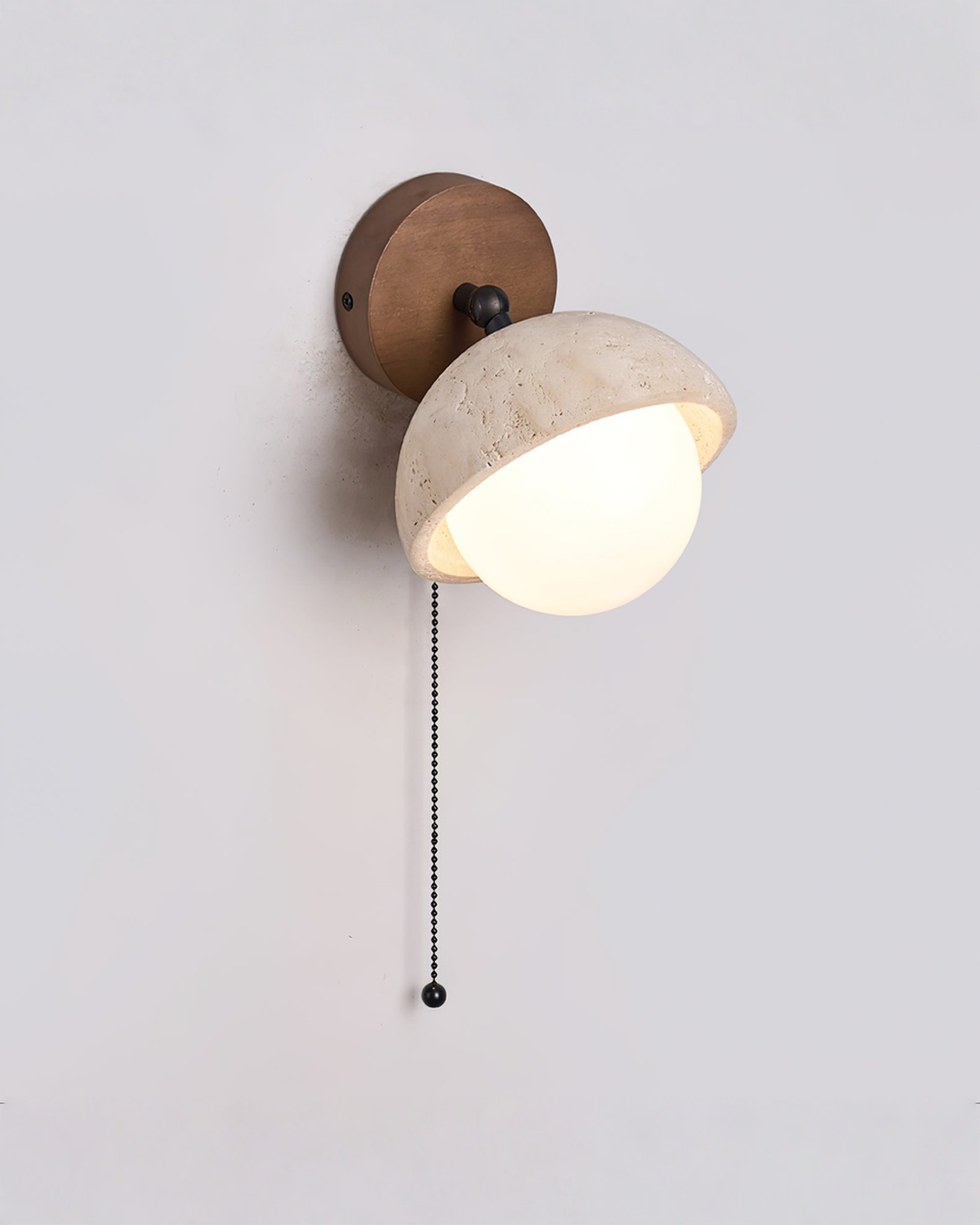 Pecherna - Travertin wandlamp met walnoot en glazen bol | - Maison Roze