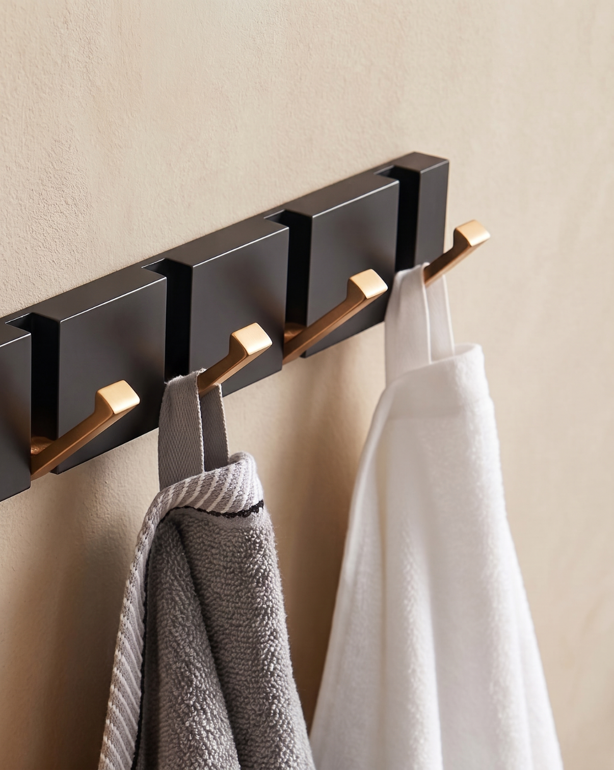 Opvouwbare wandhaak RVS – Zwart Goud, 38.5 cm | - Maison Roze