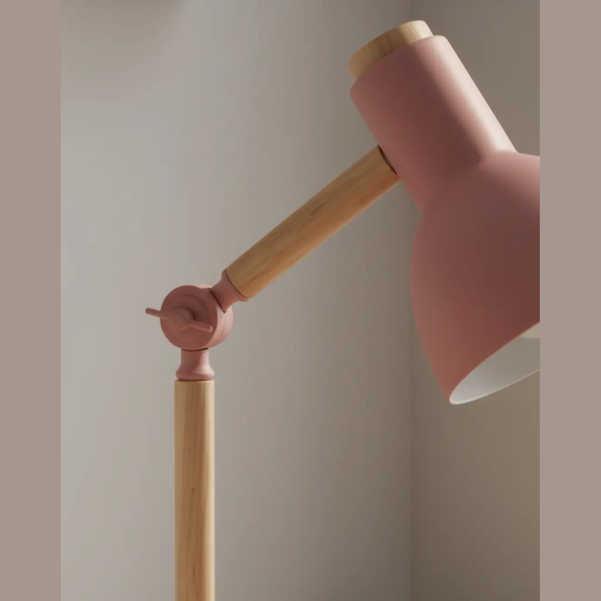 45cm Nordic Tafellamp – Scandinavisch Minimalistische Houten en Metalen Bureaulamp