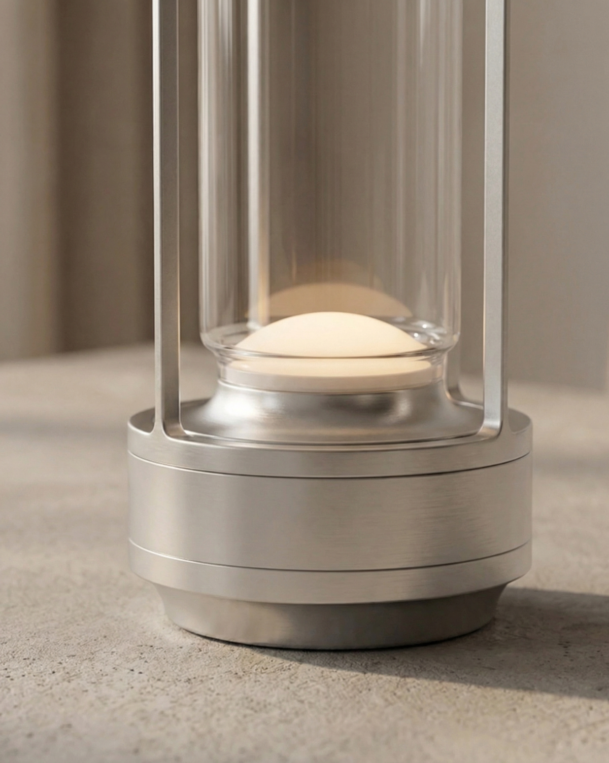 Minimalistische Kristallen LED-Tafellamp 17,5cm – USB-Oplaadbaar – Aluminium Voet | - Maison Roze