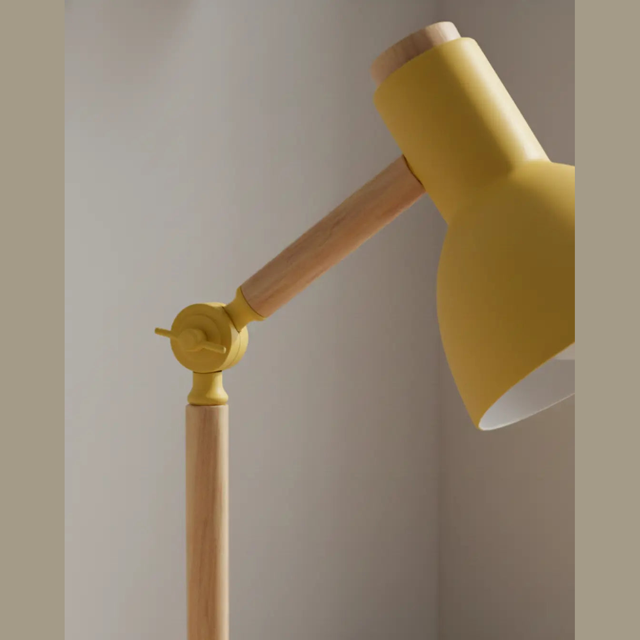 45cm Nordic Tafellamp – Scandinavisch Minimalistische Houten en Metalen Bureaulamp