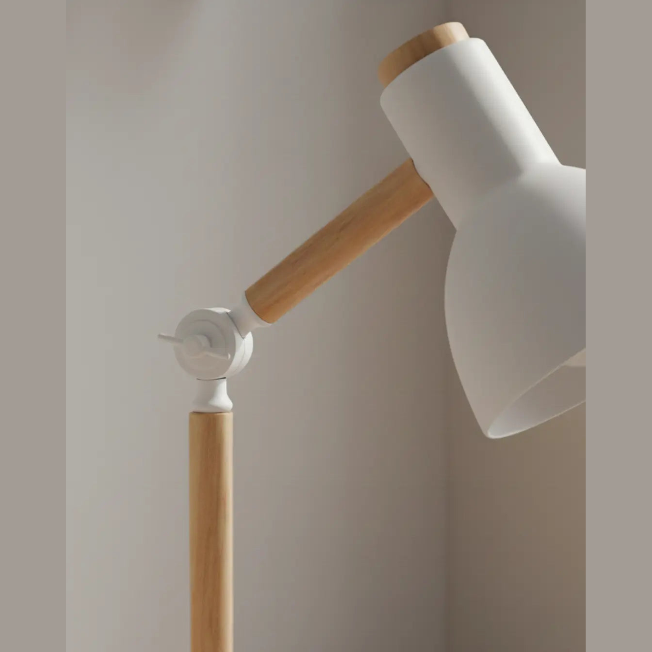 45cm Nordic Tafellamp – Scandinavisch Minimalistische Houten en Metalen Bureaulamp