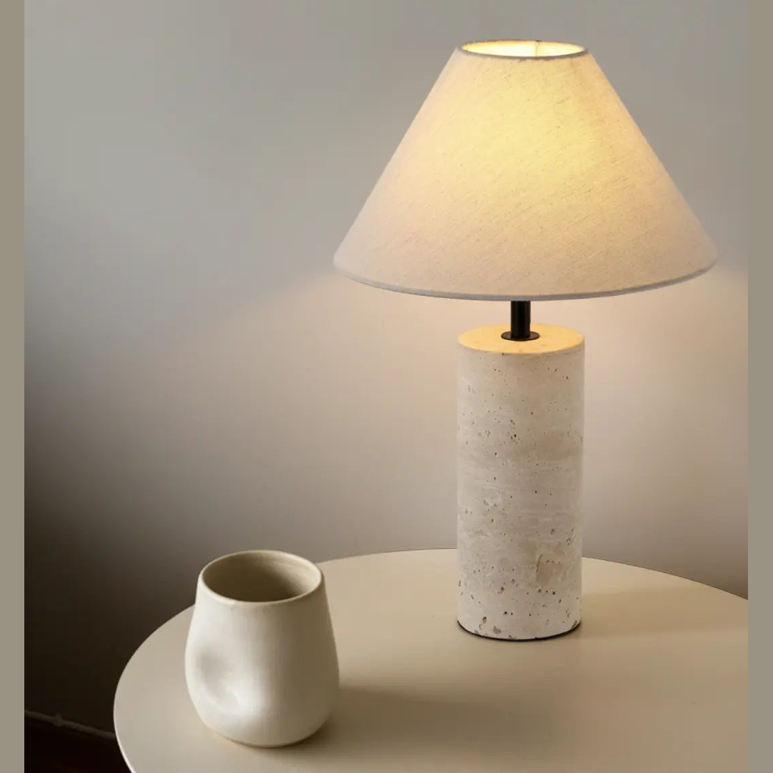 Travertijn Tafellamp – Gele Natuursteen & Stoffen Kap