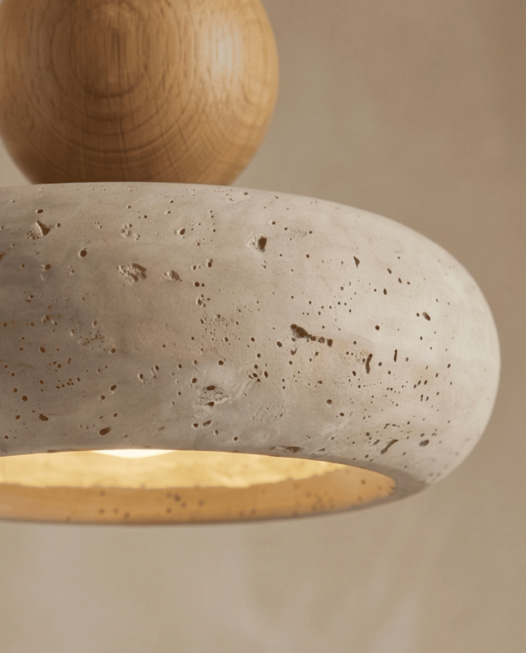 Cove Hanglamp Van Beige Travertin Met Houten Accent | - Maison Roze