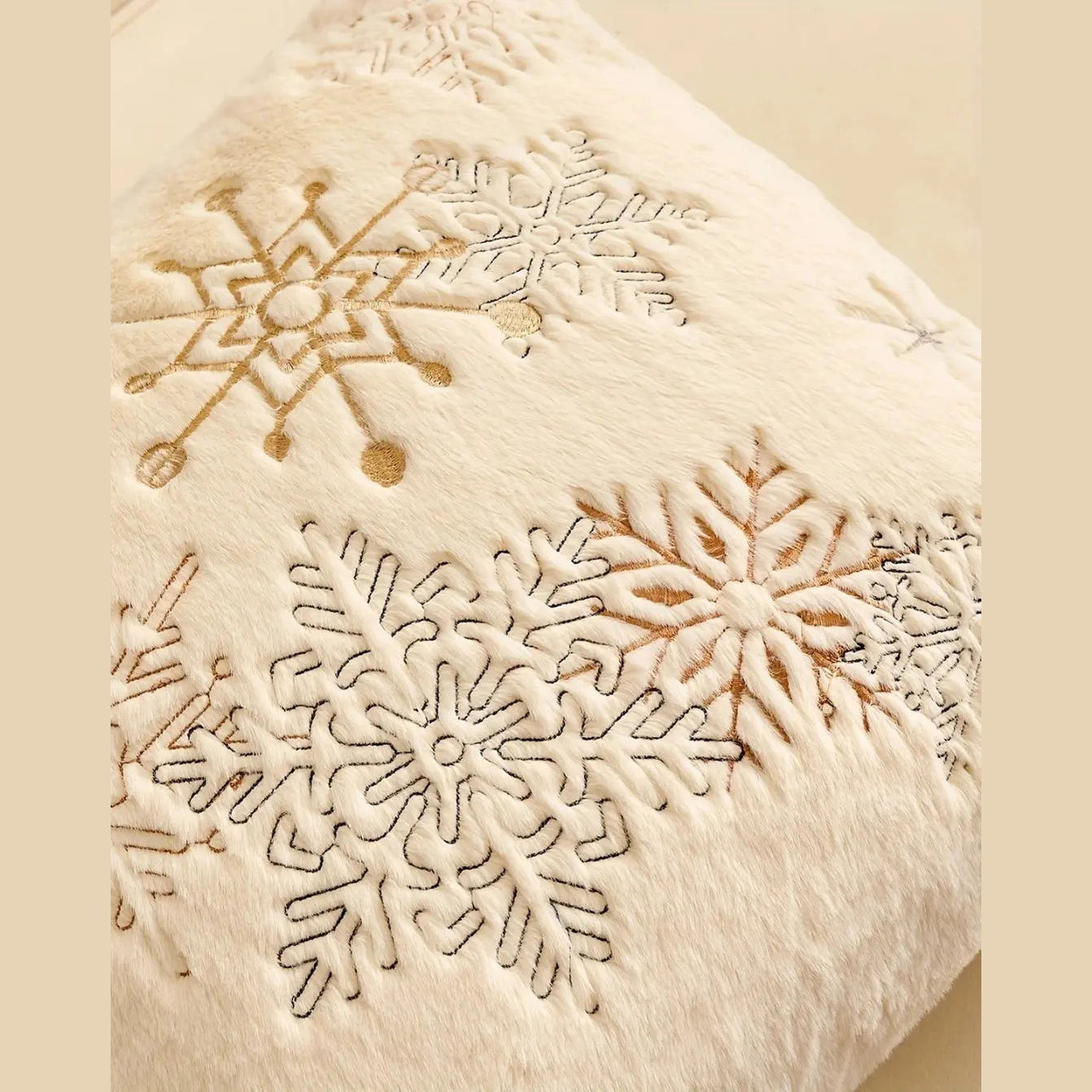 Witte Pluche Feestelijke Kussensloop