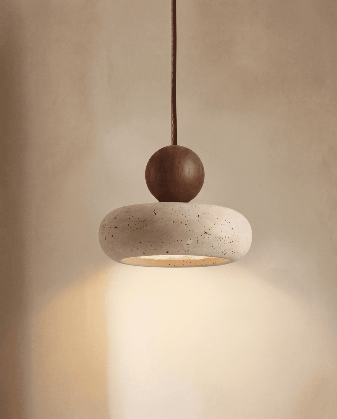 Cove Hanglamp Van Beige Travertin Met Houten Accent | Walnoot - Maison Roze