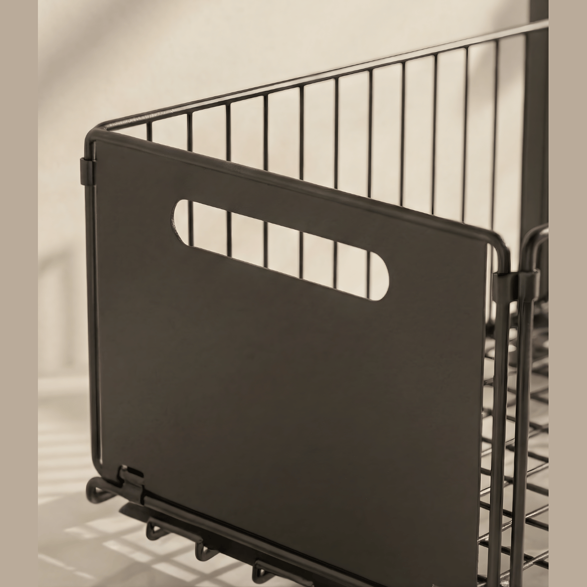 Onderkast Organizer 2-Laags – Verstelbare Hoogte Uittrekbare Metalen Lade – Zwart Maison Roze