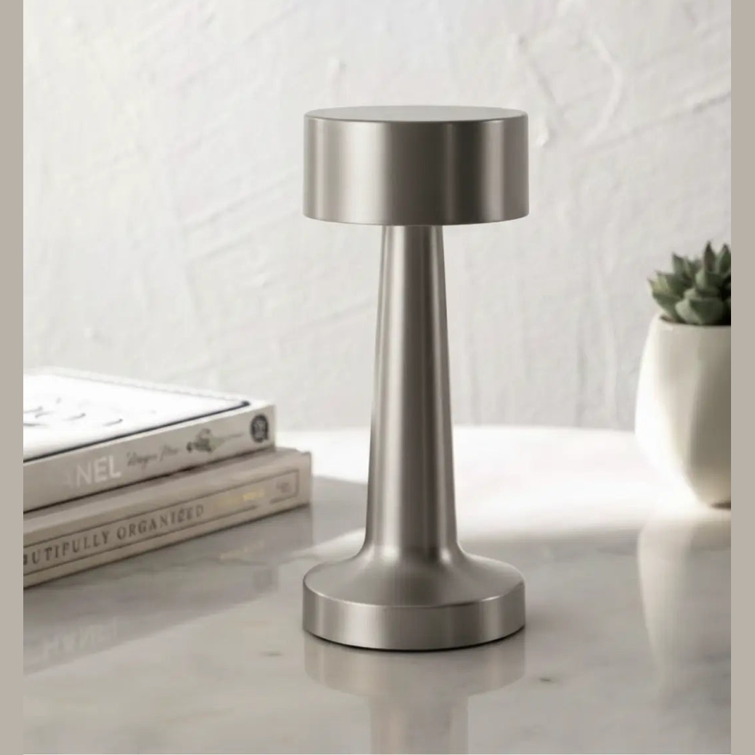 Moderne Draadloze Tafellamp – Oplaadbare LED – Metalen Afwerking