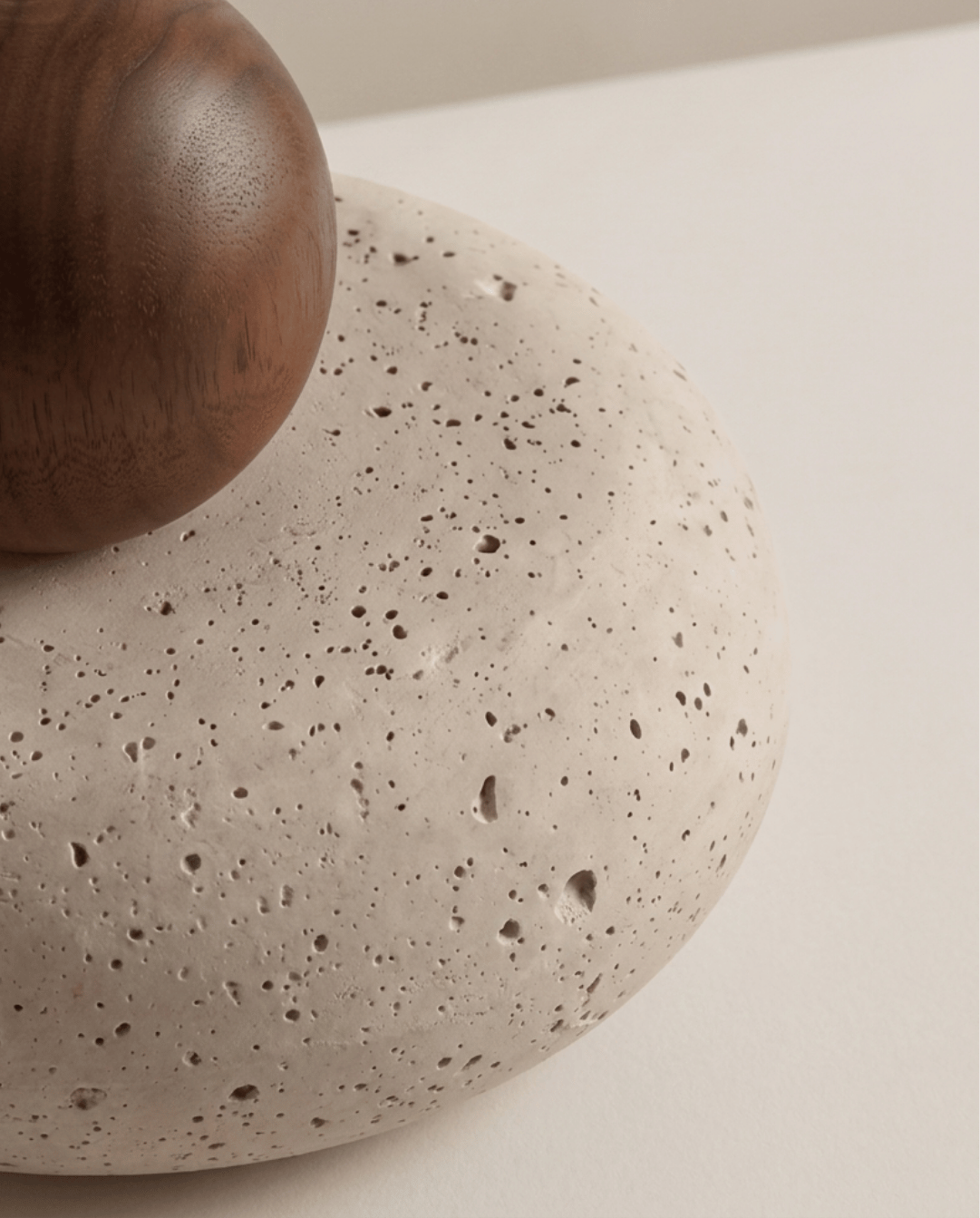Cove Hanglamp Van Beige Travertin Met Houten Accent | - Maison Roze