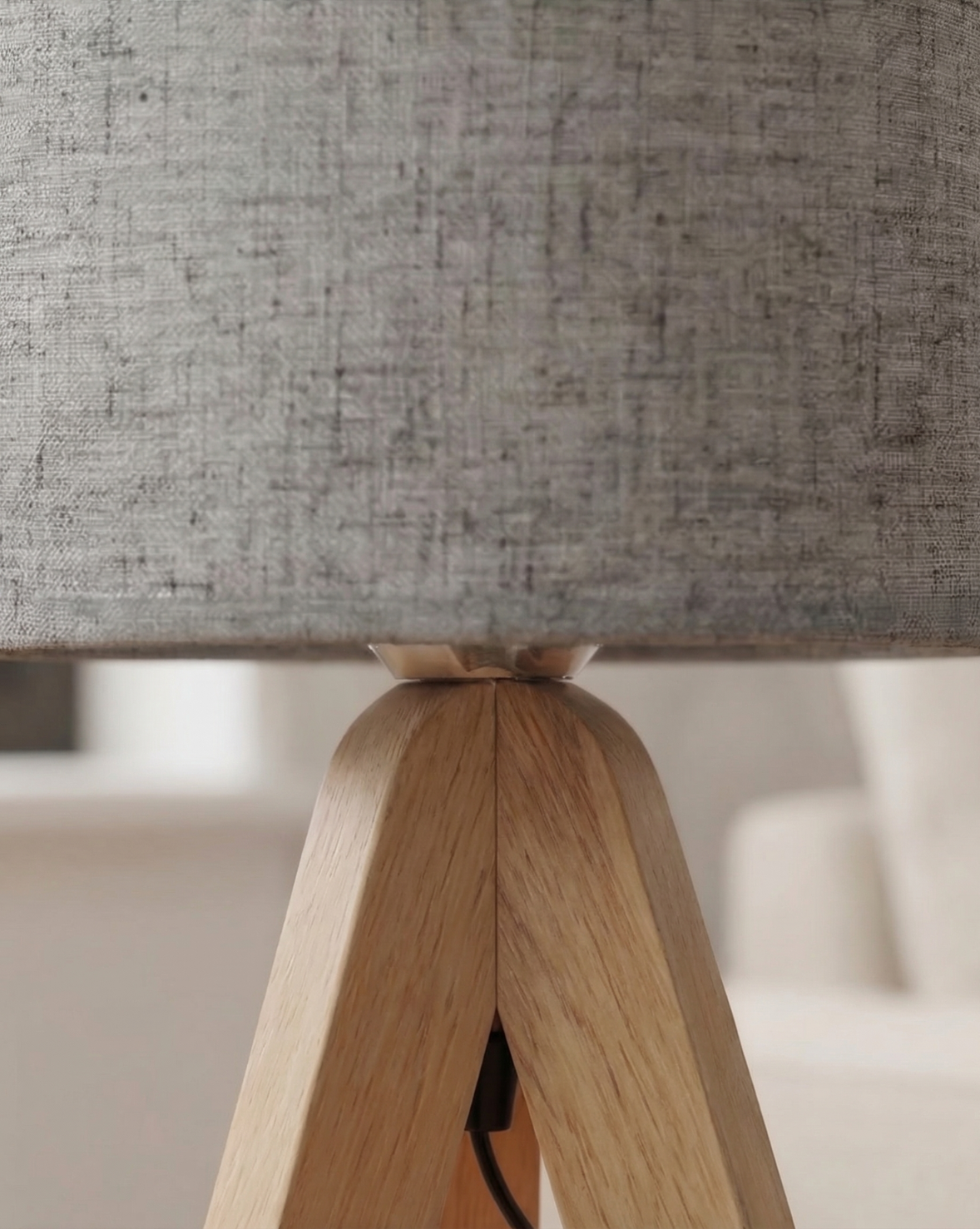 40cm Minimalistische Tafellamp – Houten Tripod Voet Met Stoffen Kap | - Maison Roze