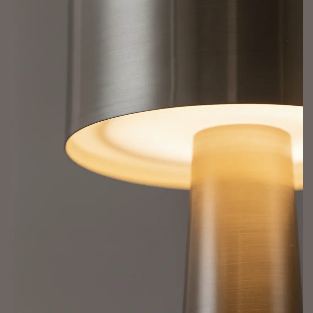 Moderne Draadloze Tafellamp – Oplaadbare LED – Metalen Afwerking