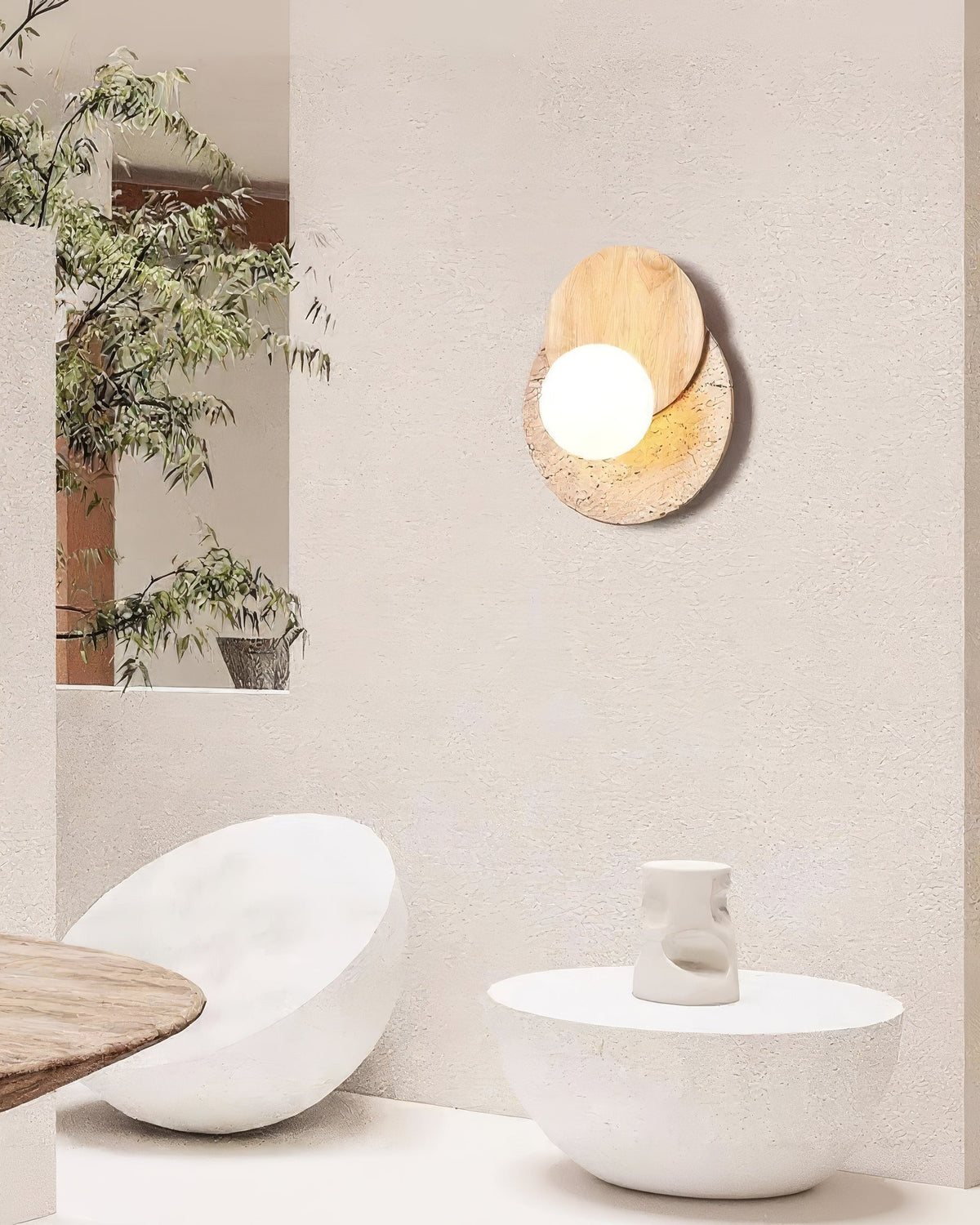 Lunar Eclipse - Travertin wandlamp met hout en glazen bol | - Maison Roze