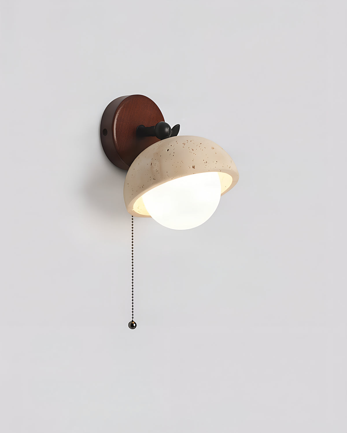 Pecherna - Travertin wandlamp met walnoot en glazen bol | - Maison Roze
