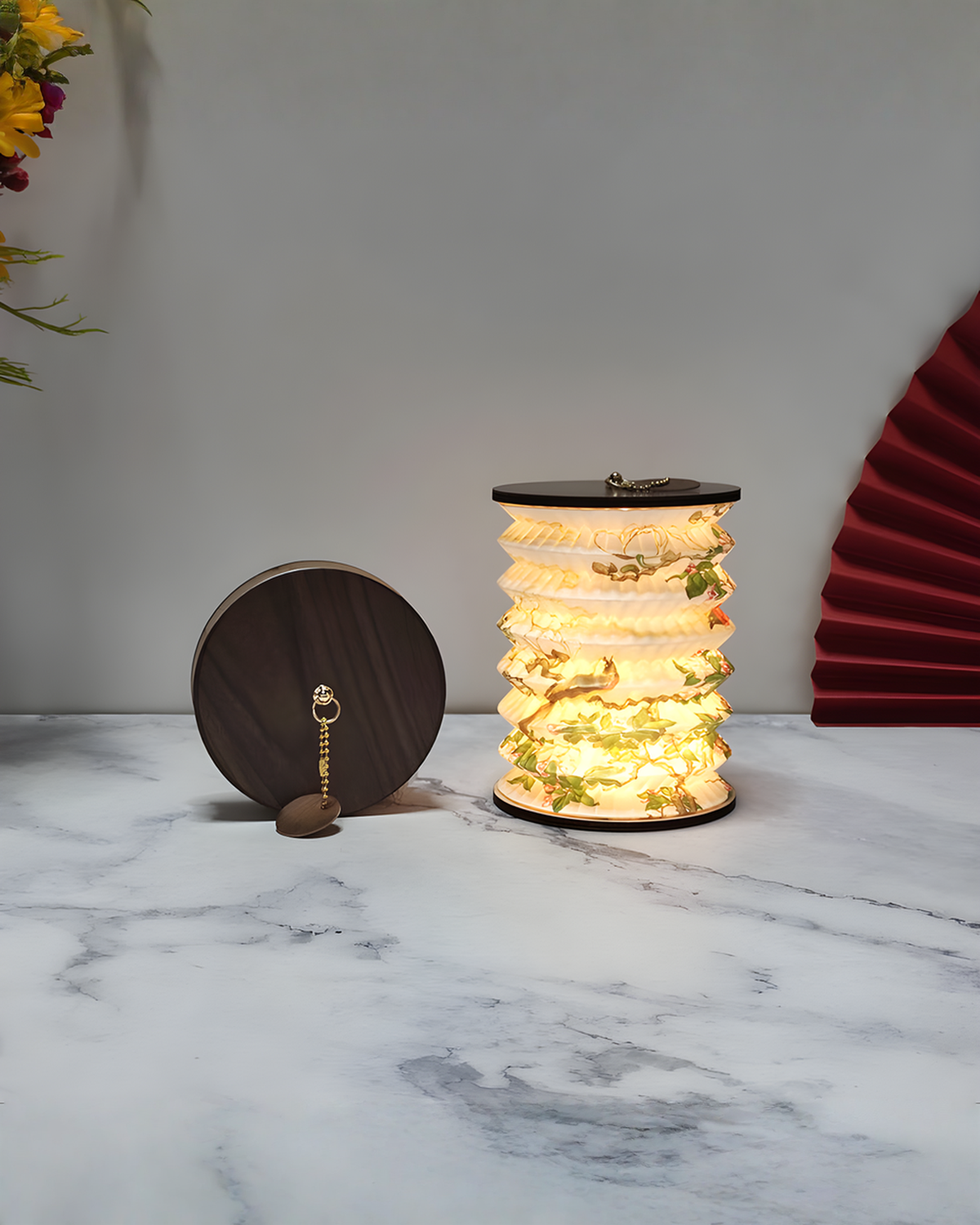 Opvouwbare papieren lampion tafellamp met Chinese print, 16 cm | Motief J - Maison Roze