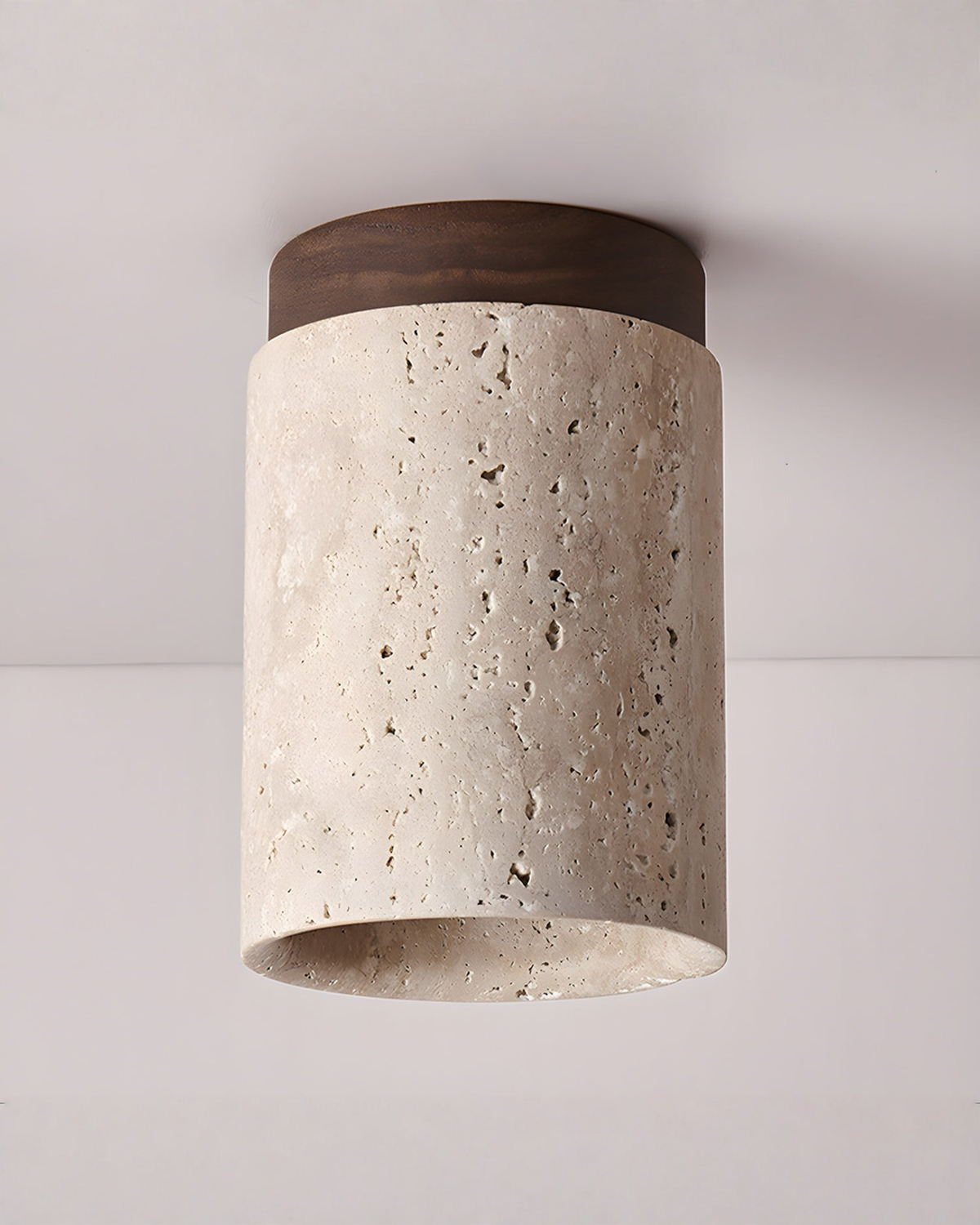Cilindervormige plafondlamp van travertin en hout | - Maison Roze