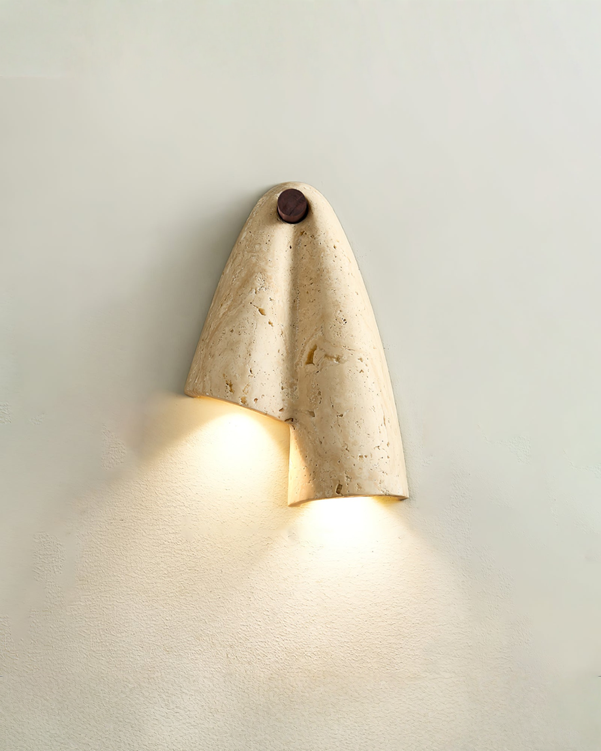 Drapé - Travertin wandlamp met plooivorm | Rechtsonder - Maison Roze