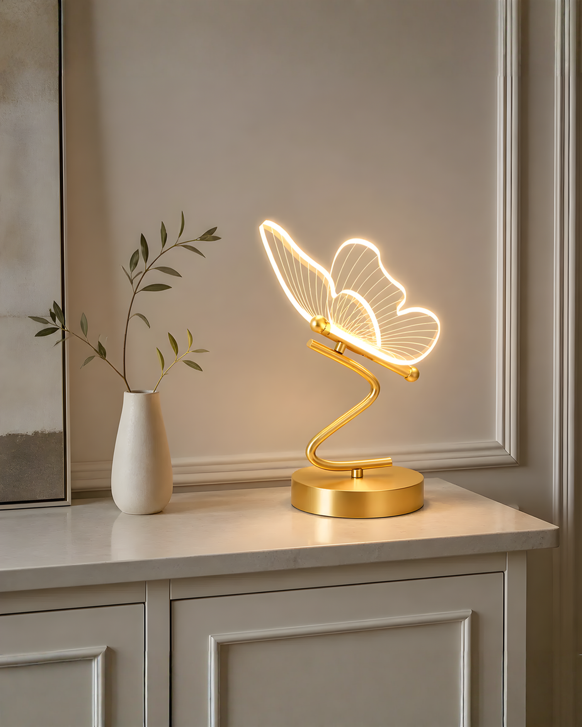 Vlinder LED-tafellamp van goudkleurig metaal en acryl - 30 cm | - Maison Roze