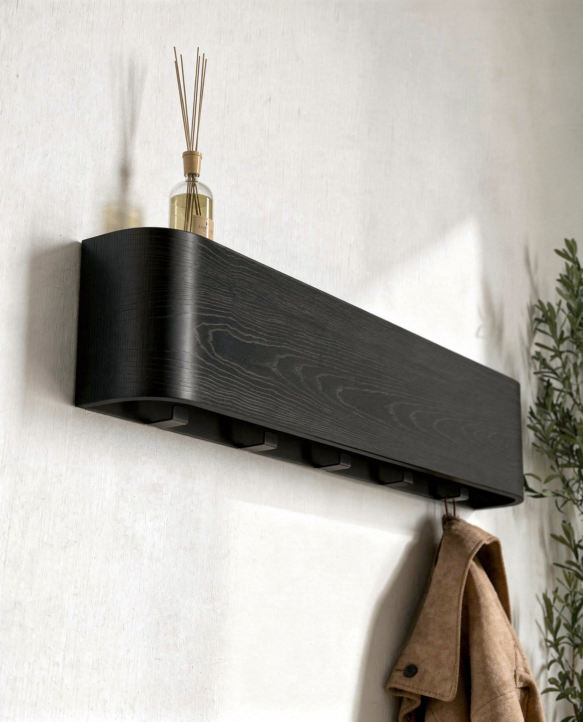 Wandkapstok met plank hout zwart met 5 verborgen haken