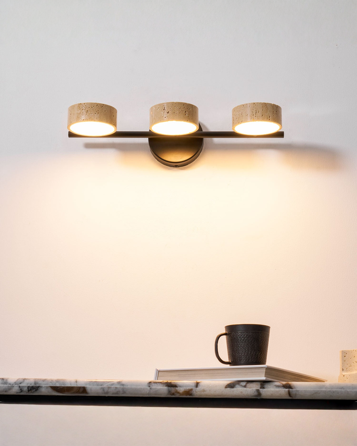 Traviso - Travertin spiegellamp met 2 of 3 lichtpunten | - Maison Roze