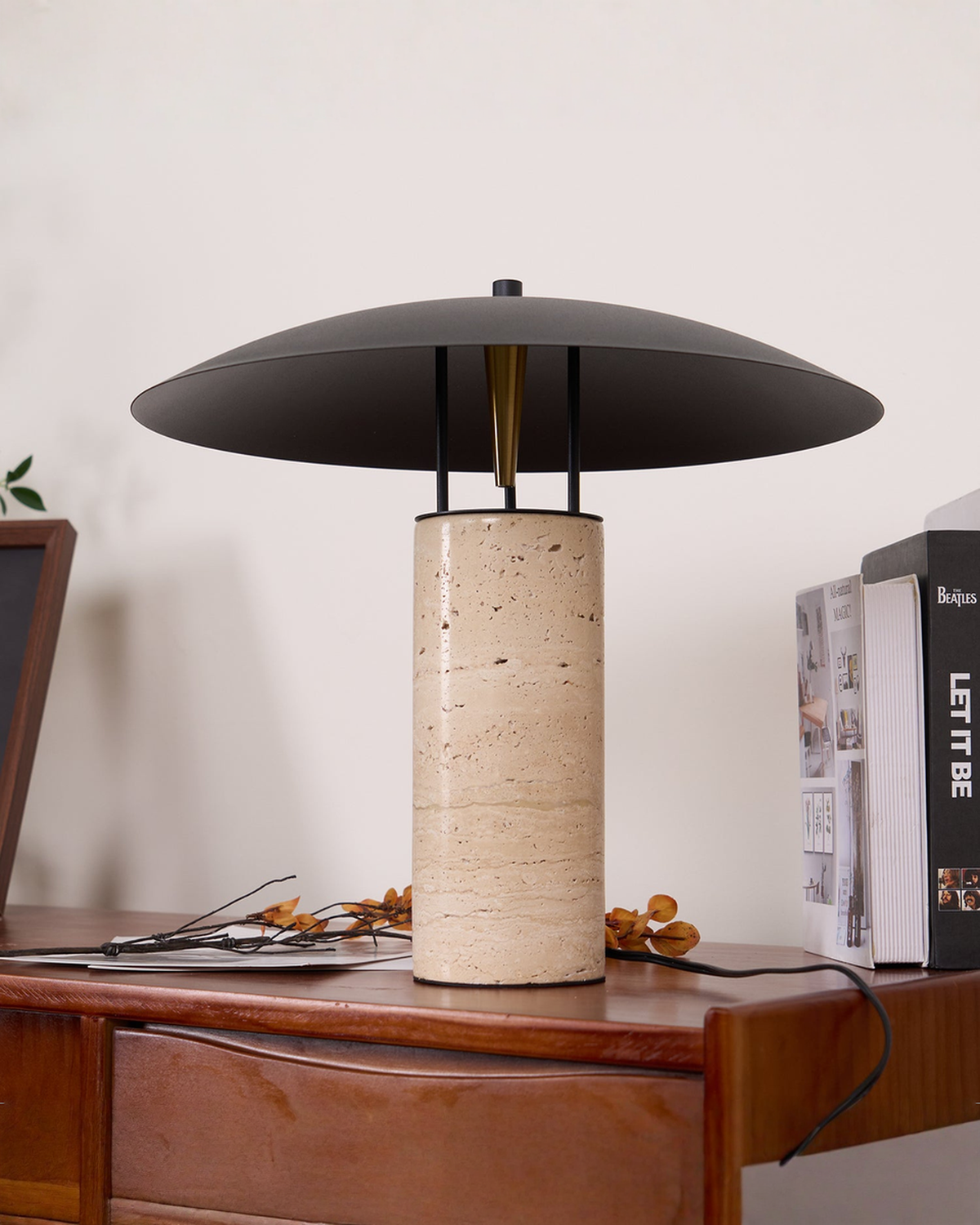 Travertin tafellamp met zwarte kap - Ø 40 cm | - Maison Roze