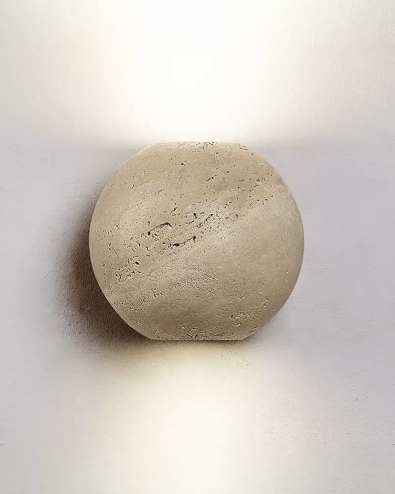 Globe - Bolvormige travertin wandlamp - Ø 13 cm | - Maison Roze