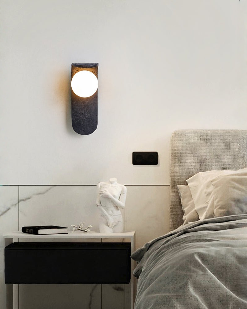 Eclipse Orb - Zwarte travertin wandlamp met glazen bol | - Maison Roze