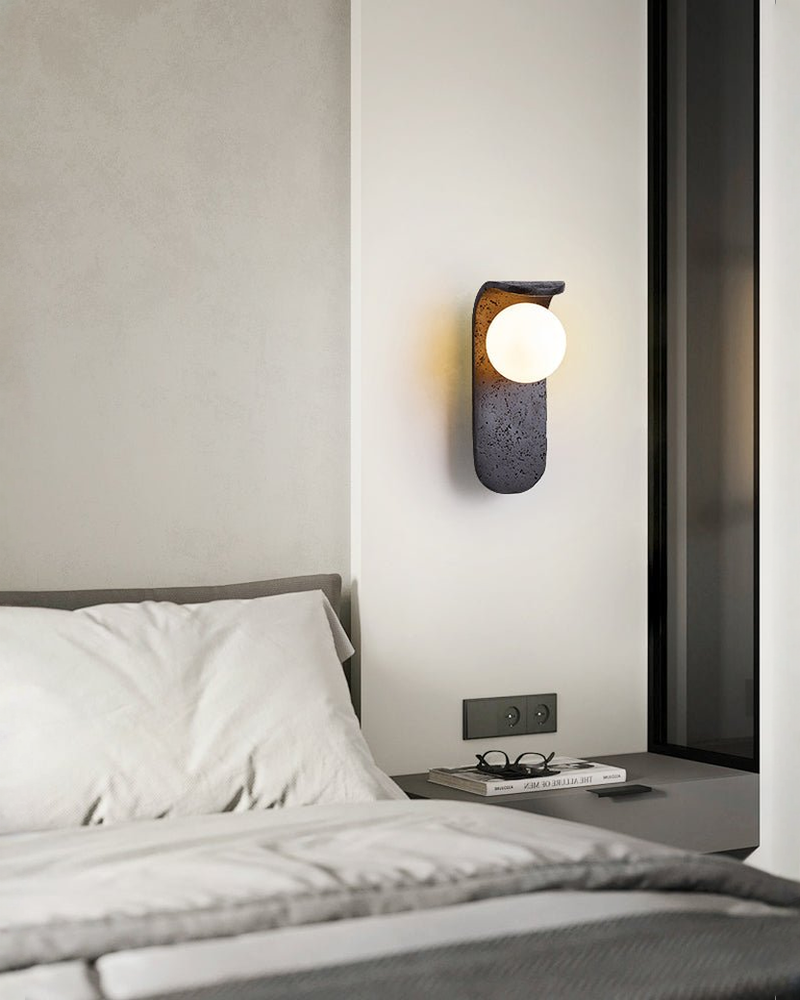 Eclipse Orb - Zwarte travertin wandlamp met glazen bol | - Maison Roze