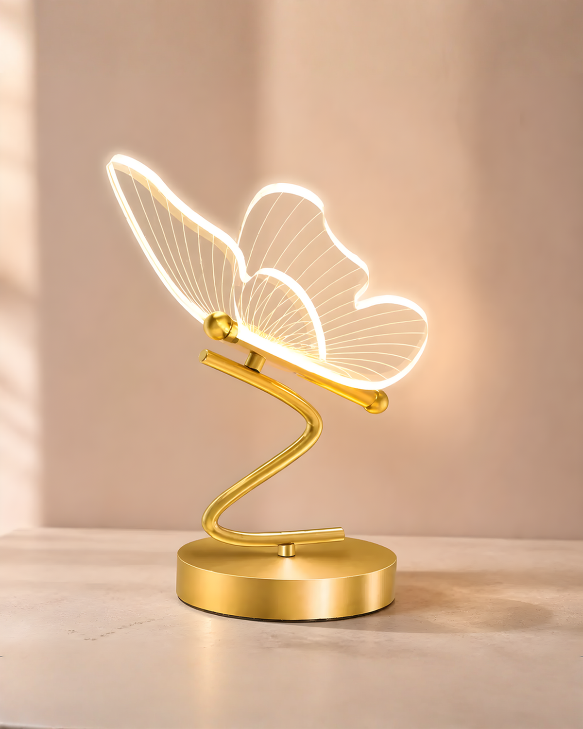 Vlinder LED-tafellamp van goudkleurig metaal en acryl - 30 cm | - Maison Roze