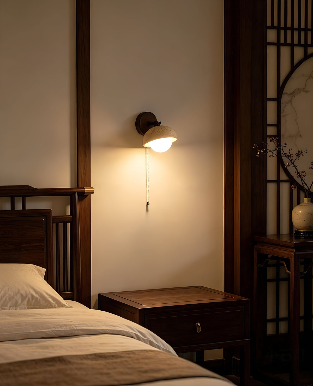 Pecherna - Travertin wandlamp met walnoot en glazen bol | - Maison Roze