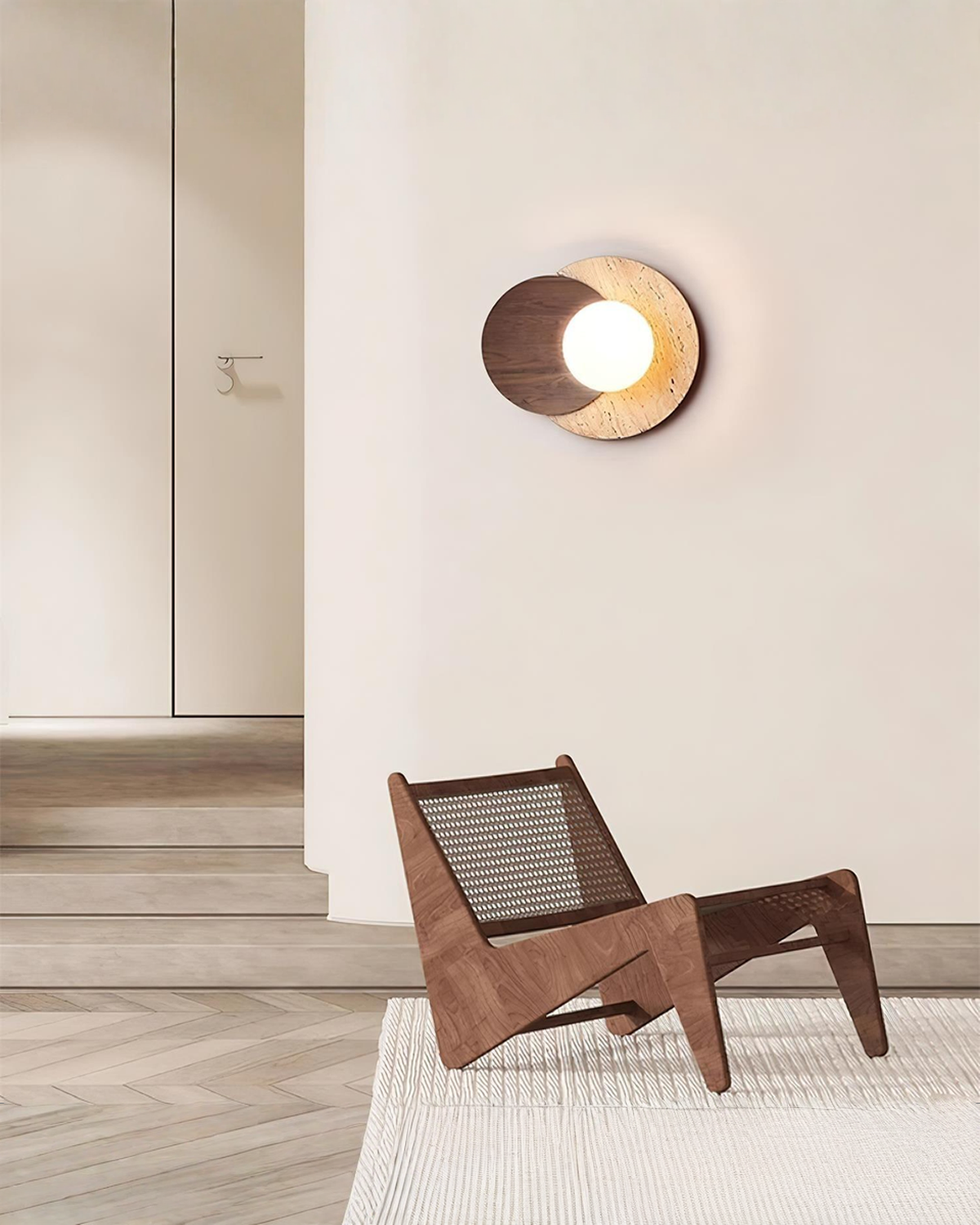 Lunar Eclipse - Travertin wandlamp met hout en glazen bol | - Maison Roze